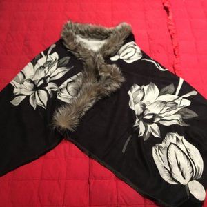 ✨PRICE DROP✨ Belle Fare Cashmere &Silver Fox Shawl